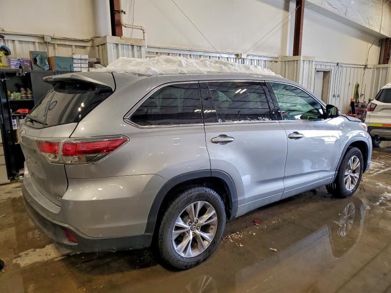 Photo 3 from auction – 2016 TOYOTA HIGHLANDER with VIN 5TDZKRFH7GS177641