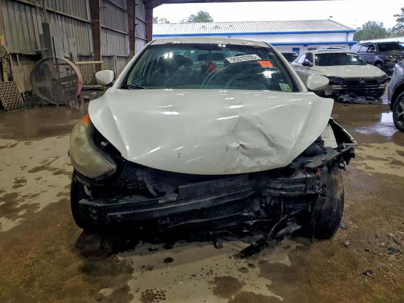 Photo 5 from auction – 2012 HYUNDAI ELANTRA GL with VIN 5NPDH4AE6CH074087