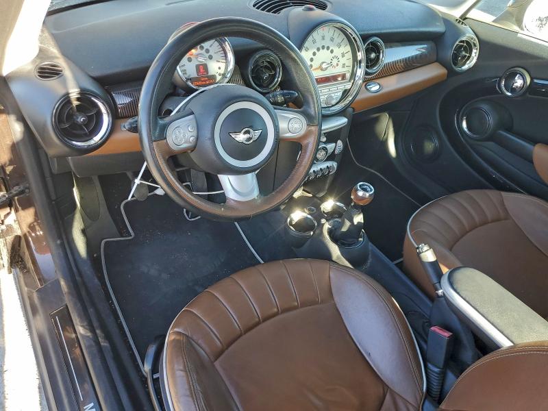 Photo 8 from auction – 2010 MINI COOPER with VIN WMWMF3C51ATZ26235