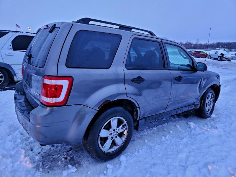 Photo 3 from auction – 2009 FORD ESCAPE XLT with VIN 1FMCU93G99KC68122
