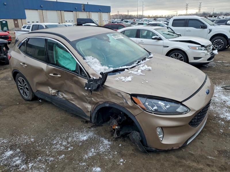 Photo 4 from auction – 2021 FORD ESCAPE with VIN 1FMCU0CZ1MUA68152