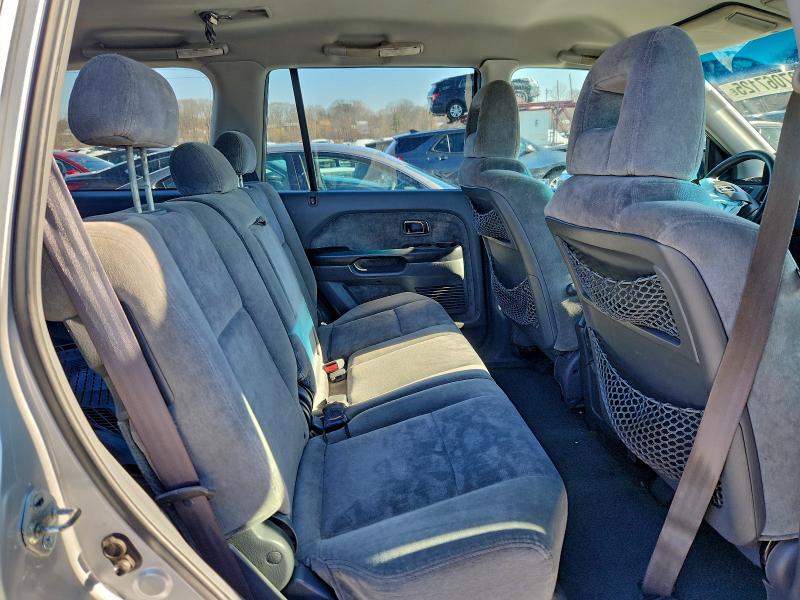 Photo 11 from auction – 2004 HONDA PILOT EX with VIN 2HKYF18454H583799