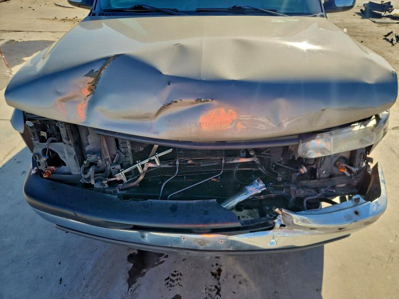 Photo 11 from auction – 2002 CHEVROLET SILVERADO with VIN 2GCEC19T621194458