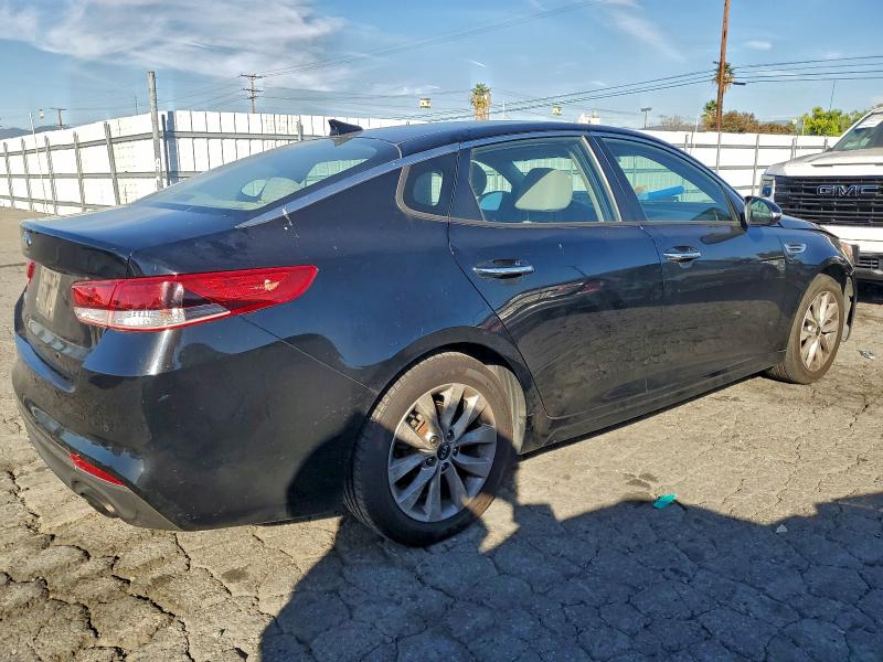 Photo 3 from auction – 2018 KIA OPTIMA LX with VIN 5XXGT4L32JG258457