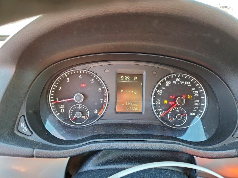 Photo 9 from auction – 2014 VOLKSWAGEN PASSAT S with VIN 1VWAT7A38EC065842