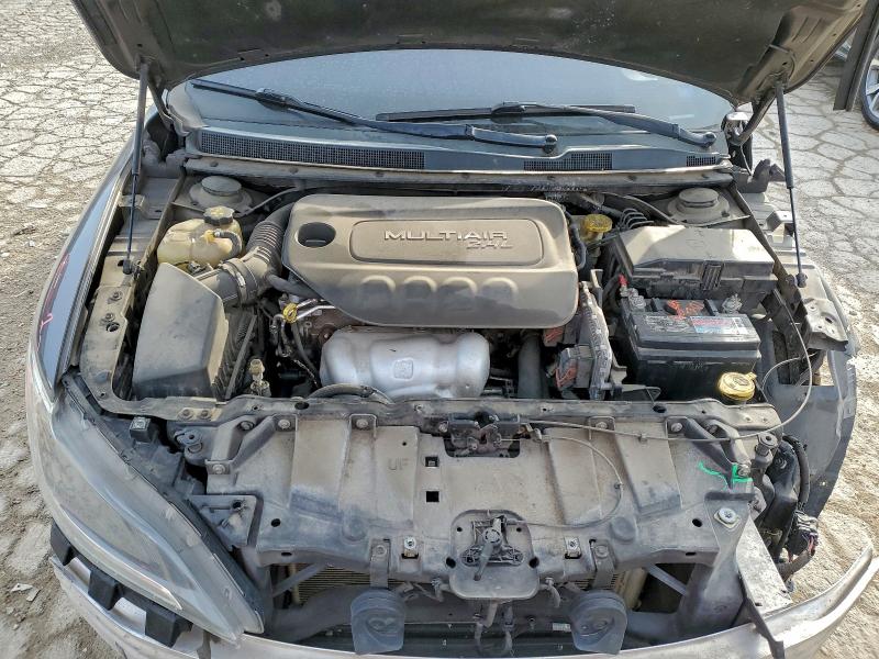 Photo 11 from auction – 2015 CHRYSLER 200 LIMITE with VIN 1C3CCCAB5FN723932
