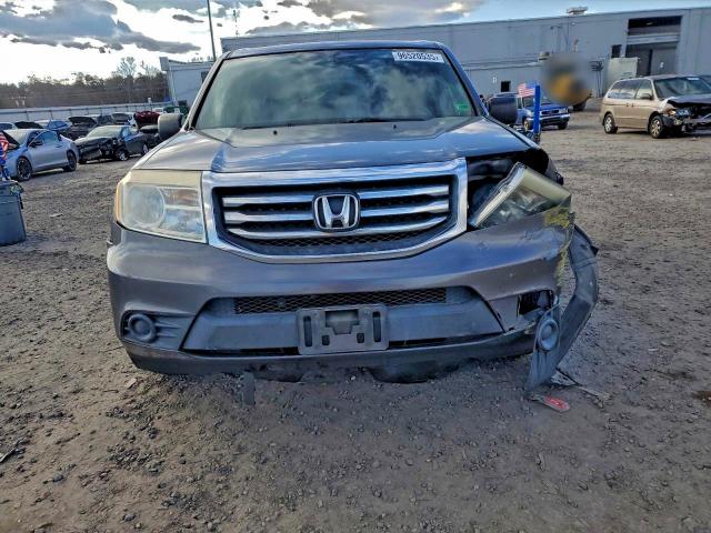 Photo 5 from auction – 2015 HONDA PILOT LX with VIN 5FNYF4H28FB025477