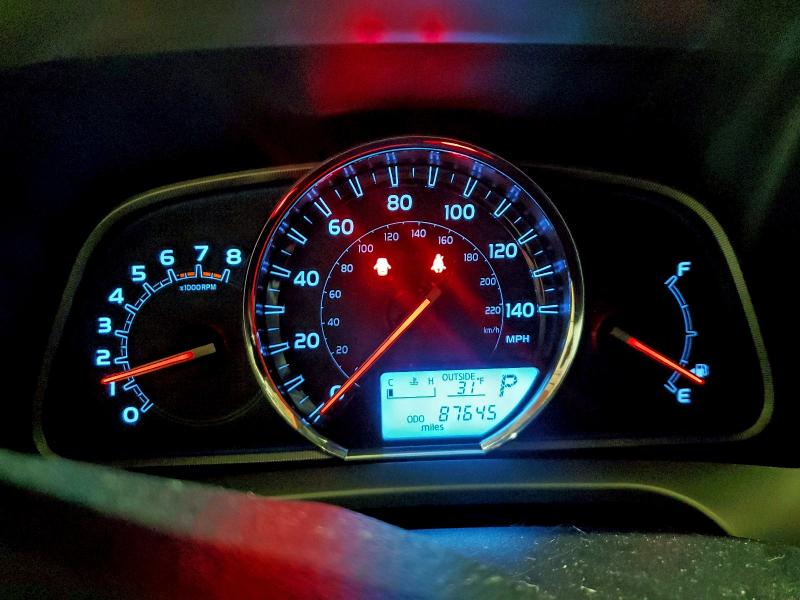 Photo 9 from auction – 2015 TOYOTA RAV4 LIMIT with VIN JTMDFREV7FD133557