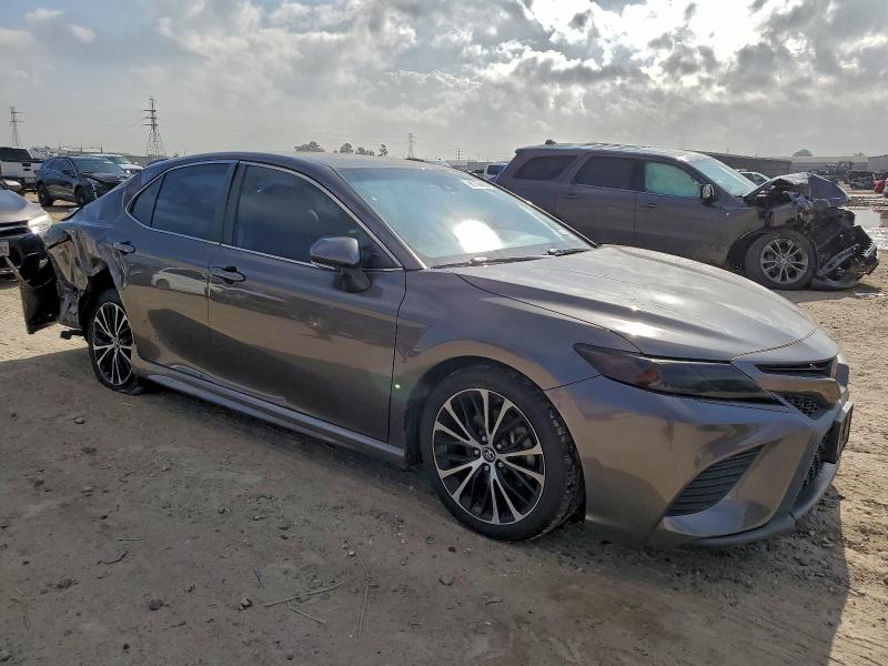 Photo 4 from auction – 2018 TOYOTA CAMRY L with VIN 4T1B11HK7JU005686