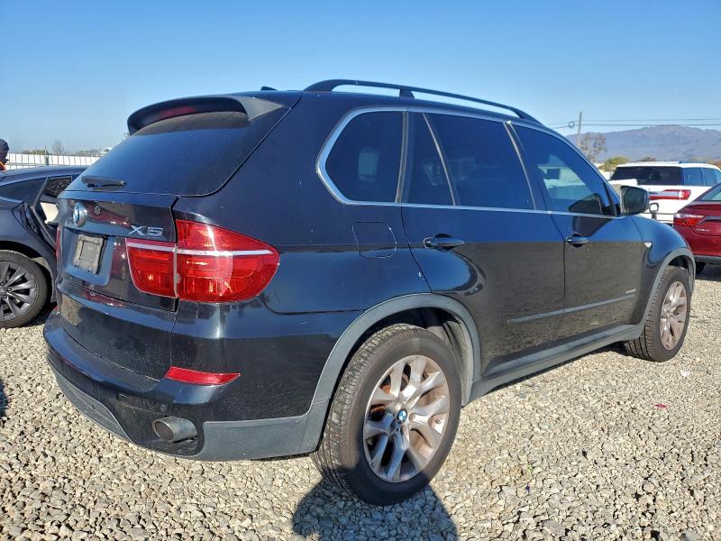Photo 3 from auction – 2013 BMW X5 XDRIVE3 with VIN 5UXZV4C51D0B12966