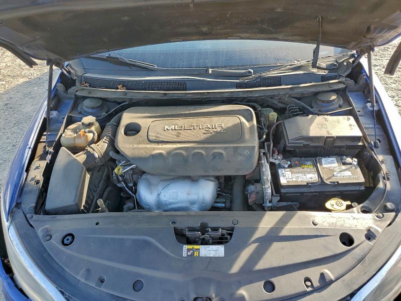 Photo 11 from auction – 2015 CHRYSLER 200 LIMITE with VIN 1C3CCCAB8FN679876