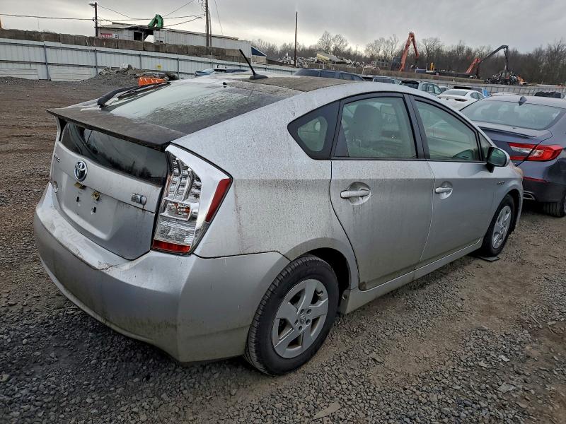Photo 3 from auction – 2011 TOYOTA PRIUS with VIN JTDKN3DU6B5343961