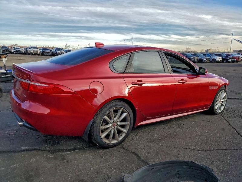 Photo 3 from auction – 2017 JAGUAR XF with VIN SAJBF4BVXHCY27622
