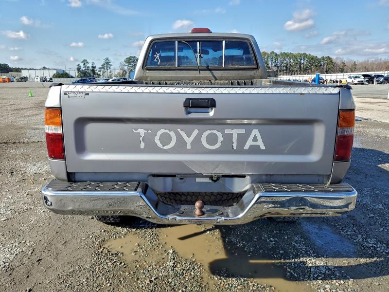 Photo 6 from auction – 1994 TOYOTA PICKUP 1/2 with VIN 4TARN01P4RZ232707