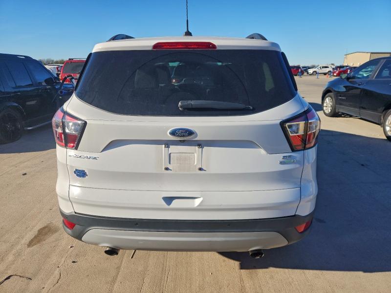 Photo 6 from auction – 2017 FORD ESCAPE SE with VIN 1FMCU0GD0HUD19554