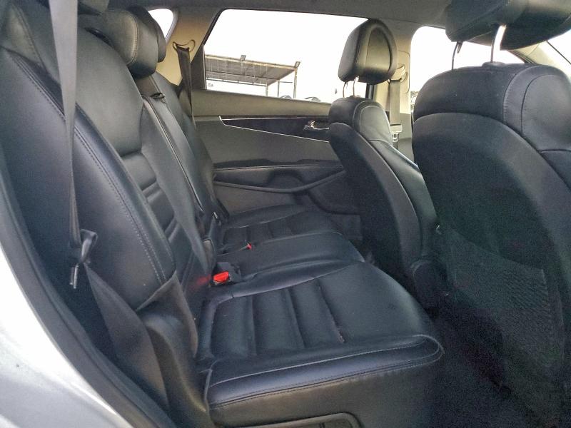 Photo 11 from auction – 2016 KIA SORENTO EX with VIN 5XYPH4A53GG106536