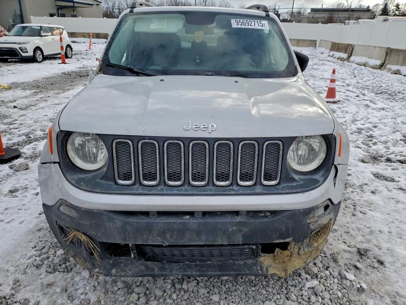 Photo 5 from auction – 2017 JEEP RENEGADE S with VIN ZACCJBAB7HPG09405
