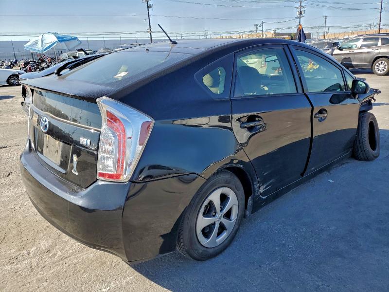 Photo 3 from auction – 2014 TOYOTA PRIUS with VIN JTDKN3DU1E1775238
