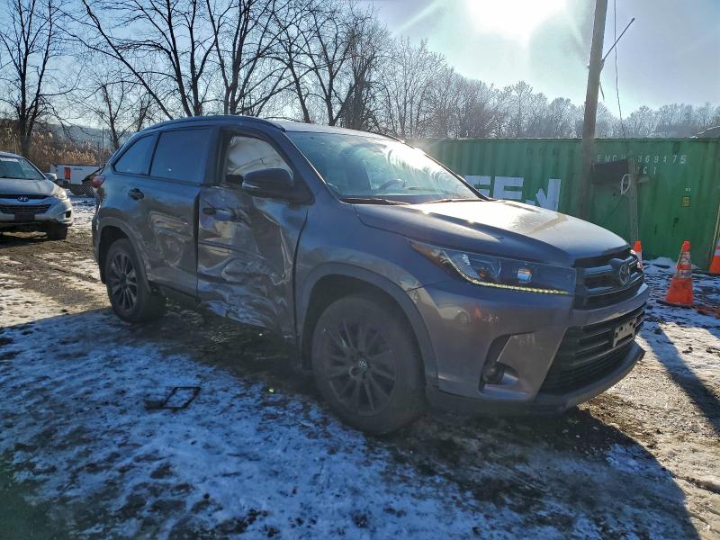 Photo 4 from auction – 2019 TOYOTA HIGHLANDER with VIN 5TDJZRFH3KS988855