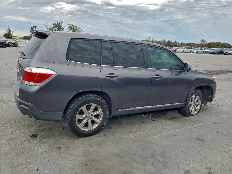 Photo 3 from auction – 2011 TOYOTA HIGHLANDER with VIN 5TDZK3EH2BS032174