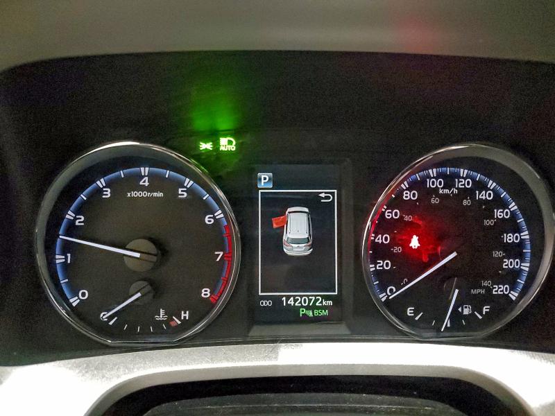 Photo 9 from auction – 2017 TOYOTA RAV4 LIMIT with VIN 2T3DFREV1HW692186