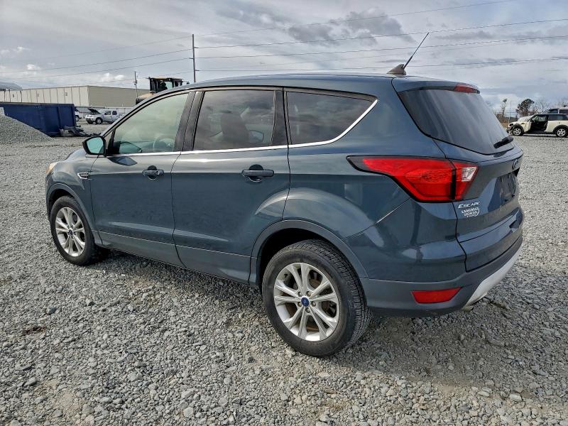 Photo 2 from auction – 2019 FORD ESCAPE SE with VIN 1FMCU0GD7KUB33243