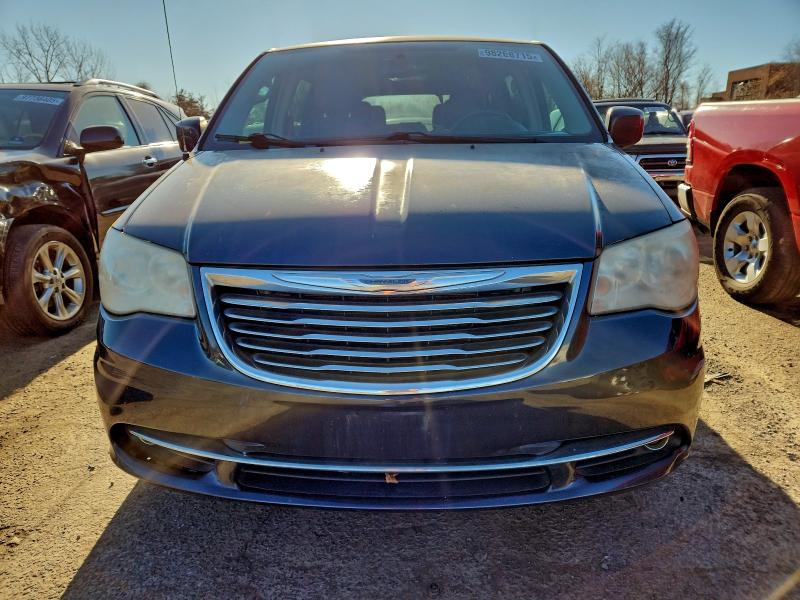 Photo 5 from auction – 2014 CHRYSLER TOWN & COU with VIN 2C4RC1BG8ER243230