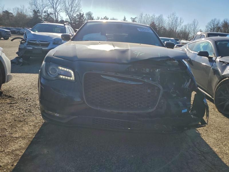 Photo 5 from auction – 2016 CHRYSLER 300 with VIN 2C3CCABG4GH310912