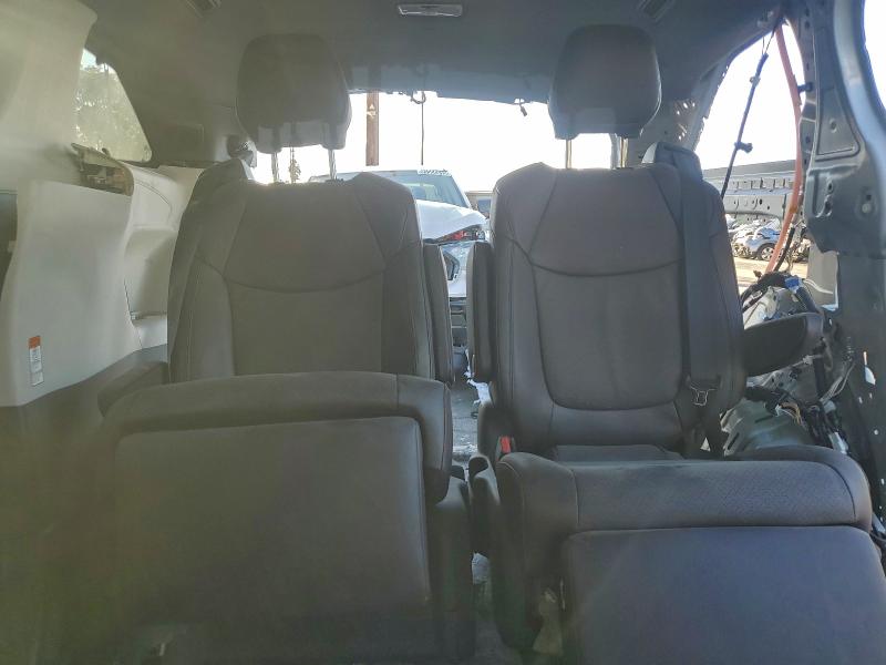 Photo 10 from auction – 2023 TOYOTA SIENNA LIM with VIN 5TDERKEC9PS154059