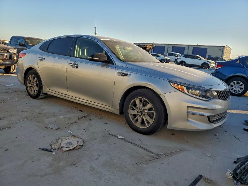 Photo 4 from auction – 2016 KIA OPTIMA LX with VIN KNAGT4L35G5104237