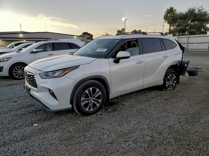Photo 1 from auction – 2020 TOYOTA HIGHLANDER with VIN 5TDHZRAHXLS000588