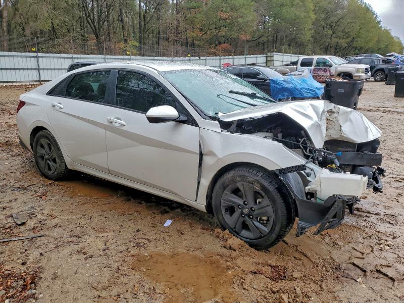 Photo 4 from auction – 2023 HYUNDAI ELANTRA SE with VIN 5NPLM4AG2PH112137