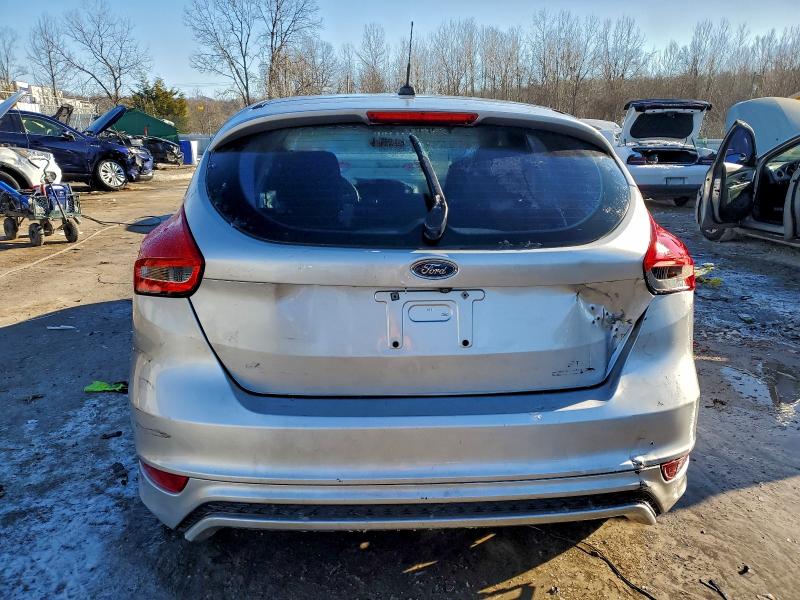 Photo 6 from auction – 2016 FORD FOCUS with VIN 1FADP3K21GL292978