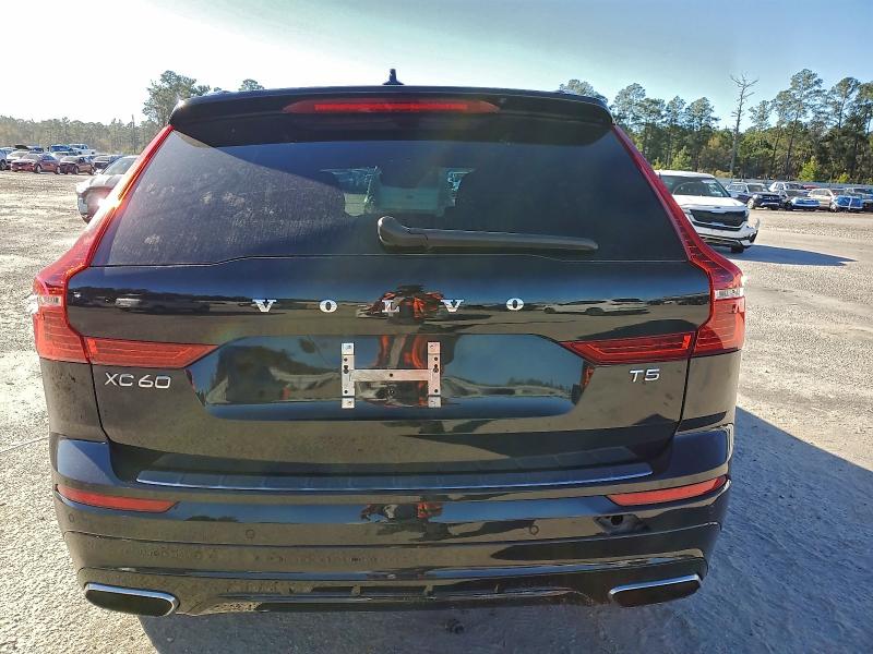 Photo 6 from auction – 2021 VOLVO XC60 T5 R- with VIN YV4102DM8M1864465
