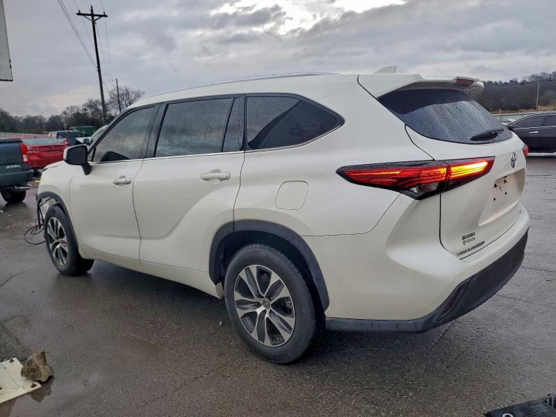 Photo 2 from auction – 2021 TOYOTA HIGHLANDER with VIN 5TDGZRAH6MS072868