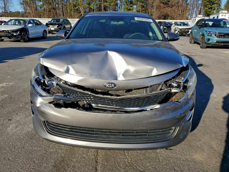 Photo 5 from auction – 2018 KIA OPTIMA LX with VIN 5XXGT4L33JG252280