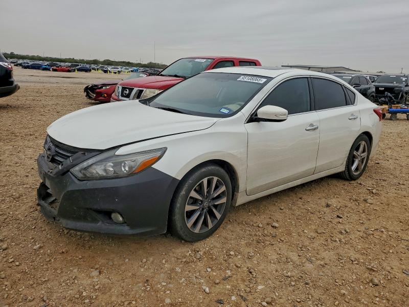 NISSAN ALTIMA 2.5 2017 with VIN 1N4AL3APXHC131526 - Photo from auction