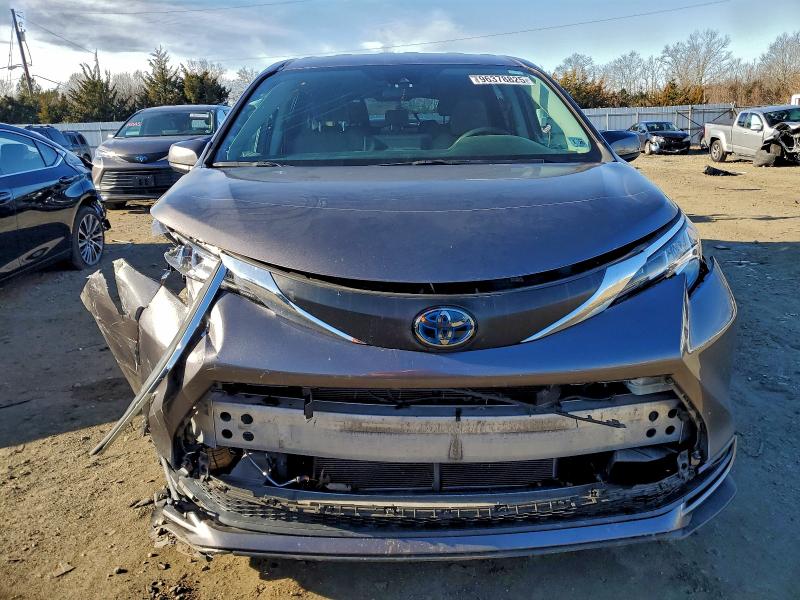 Photo 5 from auction – 2021 TOYOTA SIENNA LE with VIN 5TDKRKEC5MS034385
