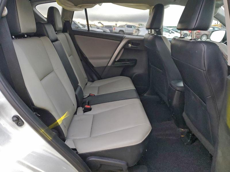 Photo 11 from auction – 2017 TOYOTA RAV4 with VIN 2T3DFREV2HW552485