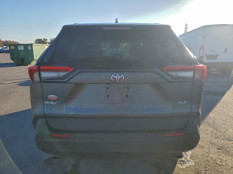 Photo 6 from auction – 2021 TOYOTA RAV4 XLE with VIN 2T3W1RFV9MC120073