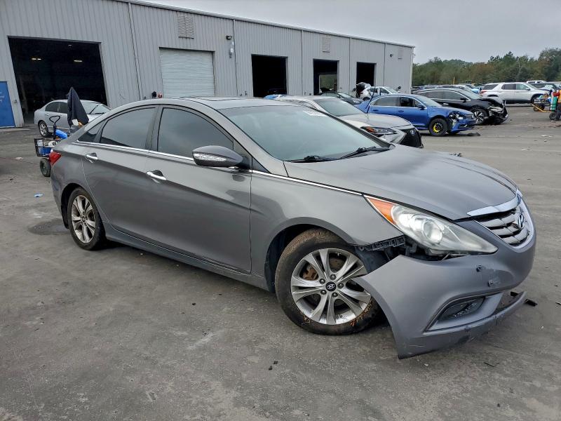 Photo 4 from auction – 2011 HYUNDAI SONATA SE with VIN 5NPEC4AC5BH099742