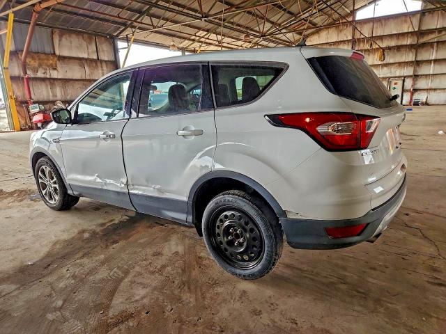 Photo 2 from auction – 2019 FORD ESCAPE SE with VIN 1FMCU0GD0KUB64768