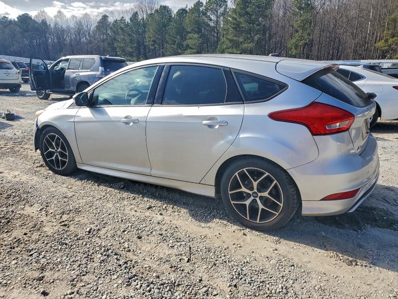 Photo 2 from auction – 2016 FORD FOCUS SE with VIN 1FADP3K29GL393458