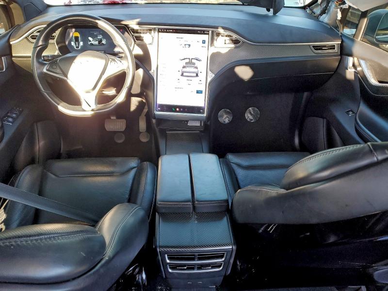 Photo 8 from auction – 2016 TESLA MODEL X with VIN 5YJXCAE20GF006236