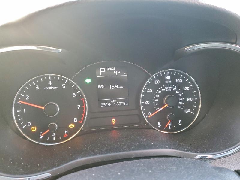 Photo 9 from auction – 2017 KIA FORTE LX with VIN KNAFK5A89H5701962
