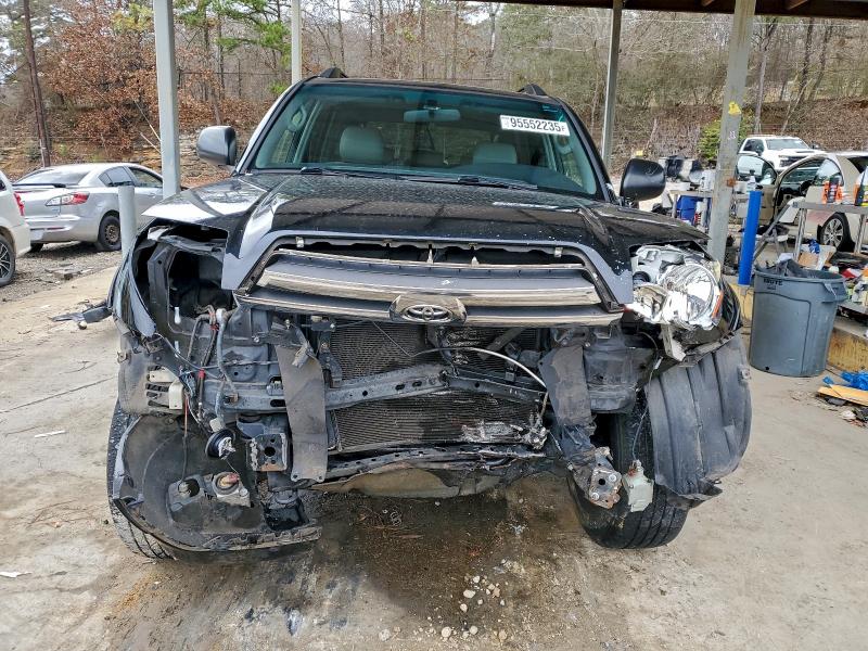 Photo 5 from auction – 2005 TOYOTA 4RUNNER SR with VIN JTEZU14R150063900