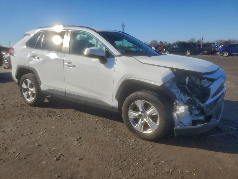 Photo 4 from auction – 2021 TOYOTA RAV4 XLE with VIN 2T3W1RFV4MW137488