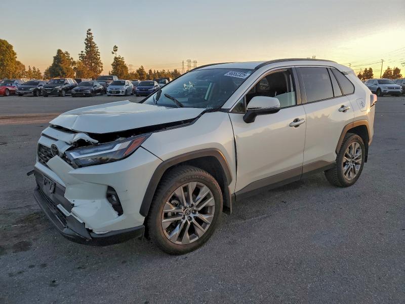 TOYOTA RAV4 XLE P 2022 with VIN JTMC1RFV8ND087423 - Photo from auction
