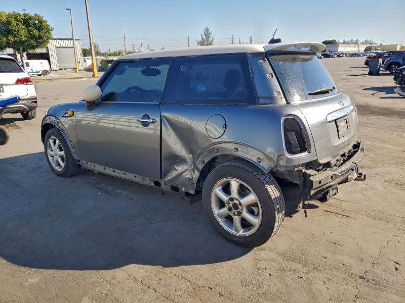 Photo 2 from auction – 2010 MINI COOPER with VIN WMWMF3C53ATZ65988