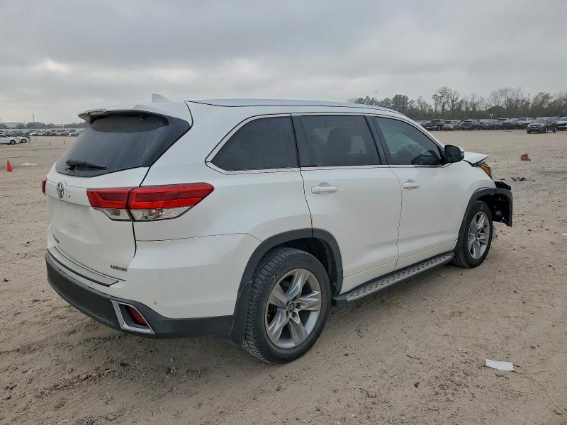 Photo 3 from auction – 2017 TOYOTA HIGHLANDER with VIN 5TDYZRFH5HS231205